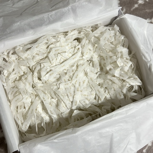 Dior Box 🌺 - Picture 8 of 9